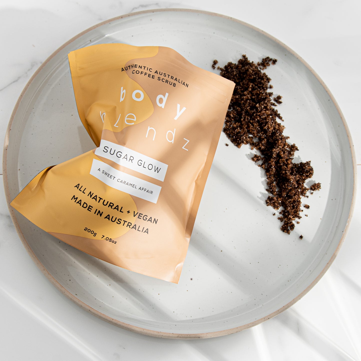 BodyBlendz Firm & Glow Duo (kohvikoorija + pinguldav kehakreem)